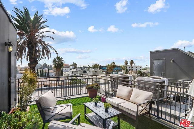 803 Wilcox Avenue 10, Los Angeles, CA 90038