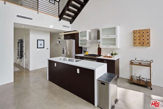 803 Wilcox Avenue 10, Los Angeles, CA 90038