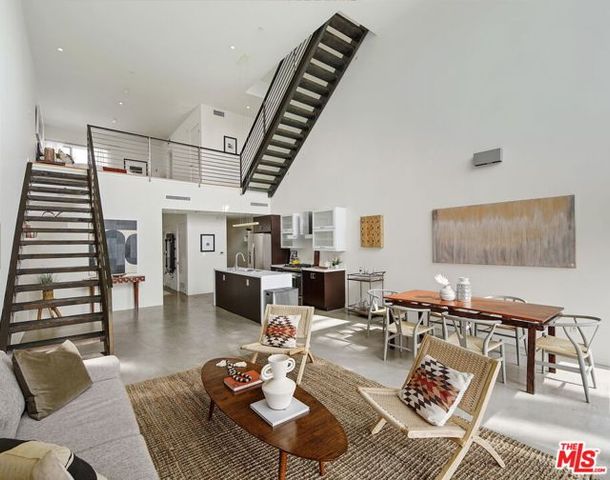 803 Wilcox Avenue 10, Los Angeles, CA 90038