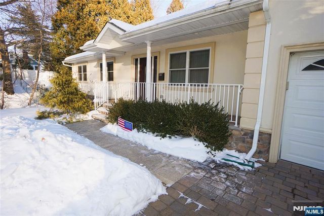 378 S Terhune Avenue, Paramus, NJ 07652