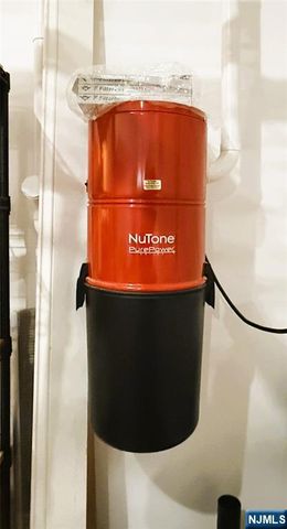 378 S Terhune Avenue, Paramus, NJ 07652