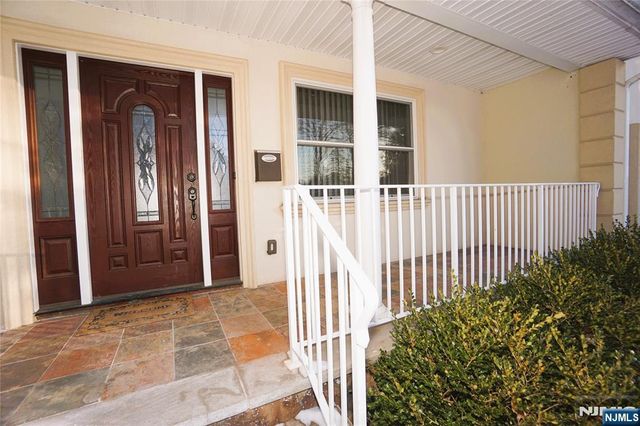 378 S Terhune Avenue, Paramus, NJ 07652