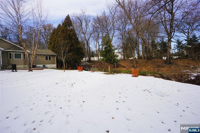 378 S Terhune Avenue, Paramus, NJ 07652