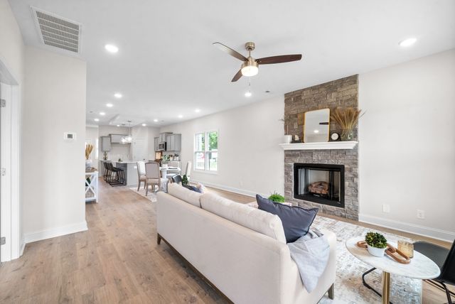 2709 Brewster Dr, Clarksville, TN 37042