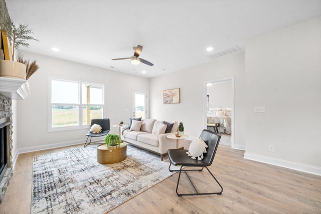 2709 Brewster Dr, Clarksville, TN 37042