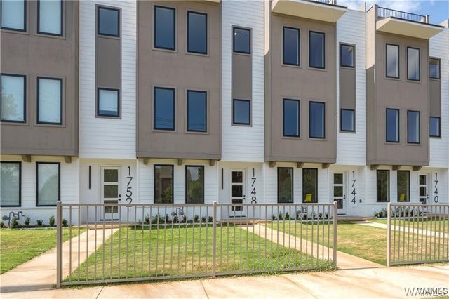 1748 12th, Tuscaloosa, AL 35401