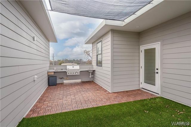 1748 12th, Tuscaloosa, AL 35401