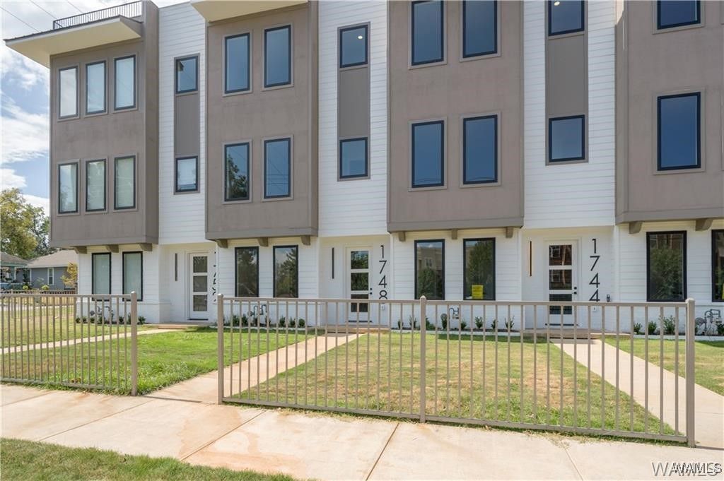 1748 12th, Tuscaloosa, AL 35401