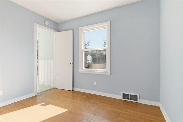 409 E 90th Street, Kansas City, MO 64131