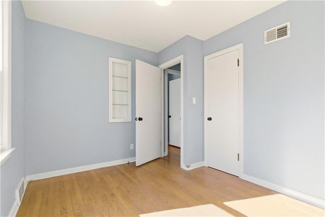 409 E 90th Street, Kansas City, MO 64131