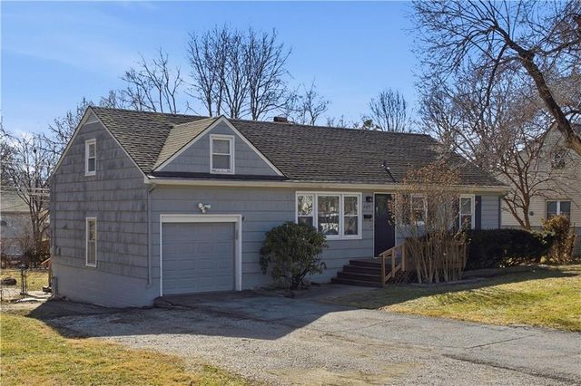 409 E 90th Street, Kansas City, MO 64131