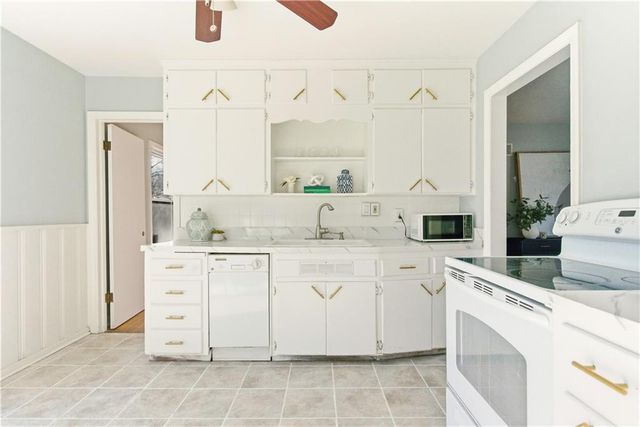 409 E 90th Street, Kansas City, MO 64131