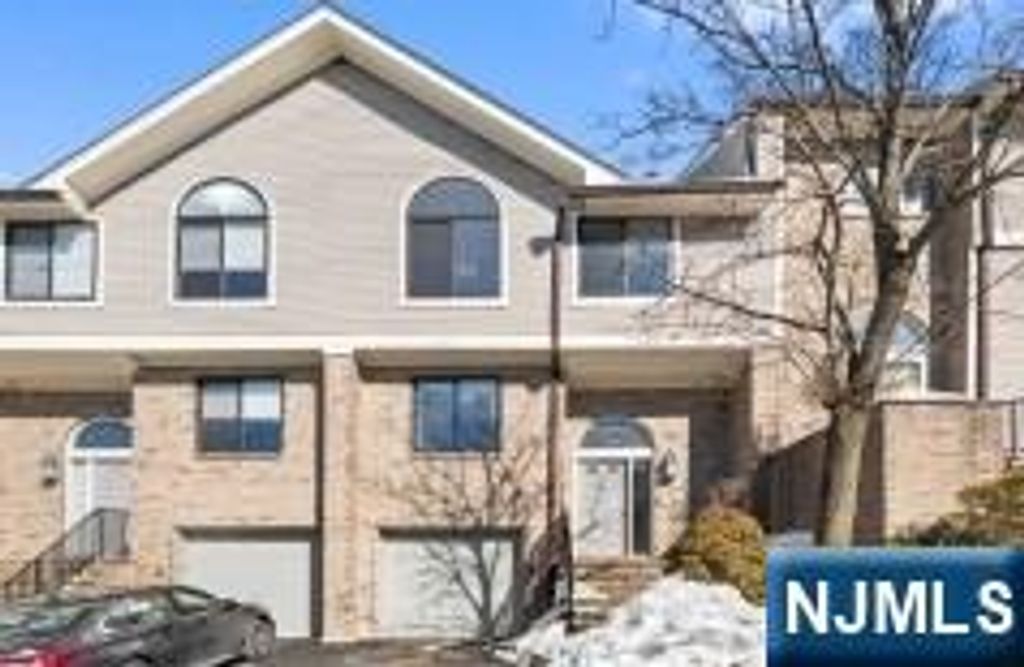 23 Mount Vernon Square, Verona, NJ 07044