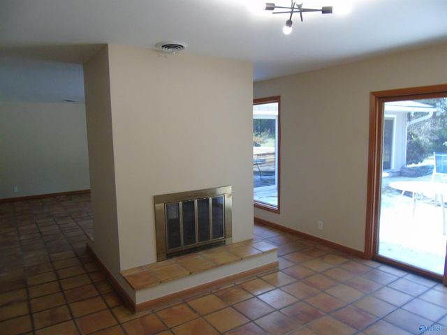 2504 Maysville Circle NE, Huntsville, AL 35811