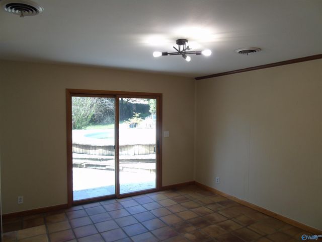 2504 Maysville Circle NE, Huntsville, AL 35811