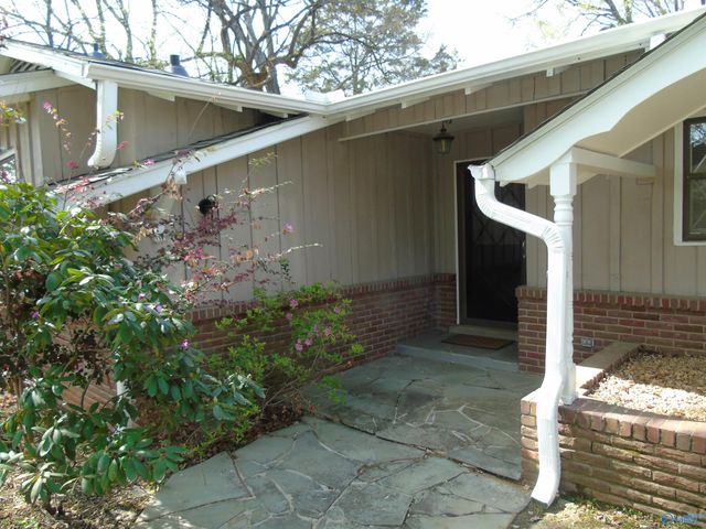 2504 Maysville Circle NE, Huntsville, AL 35811