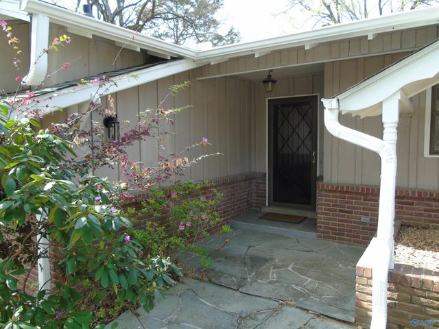 2504 Maysville Circle NE, Huntsville, AL 35811