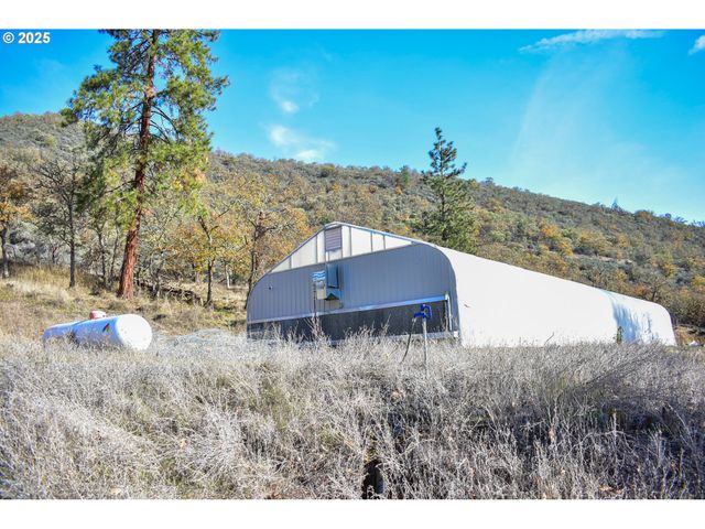 1379 HUMBUG CREEK Rd, Applegate, OR 97530