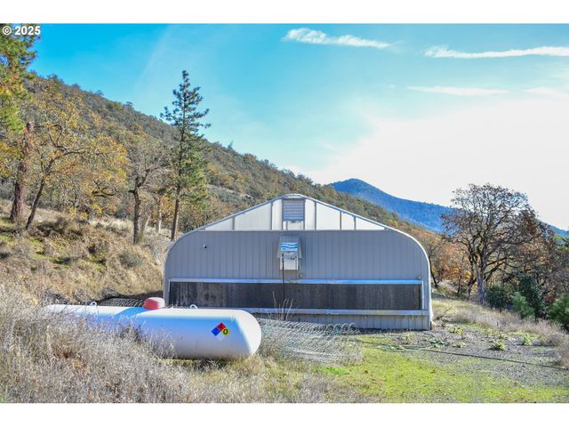 1379 HUMBUG CREEK Rd, Applegate, OR 97530