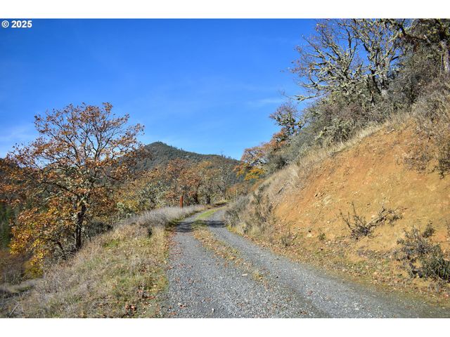 1379 HUMBUG CREEK Rd, Applegate, OR 97530