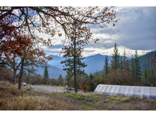 1379 HUMBUG CREEK Rd, Applegate, OR 97530