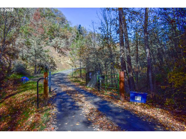 1379 HUMBUG CREEK Rd, Applegate, OR 97530