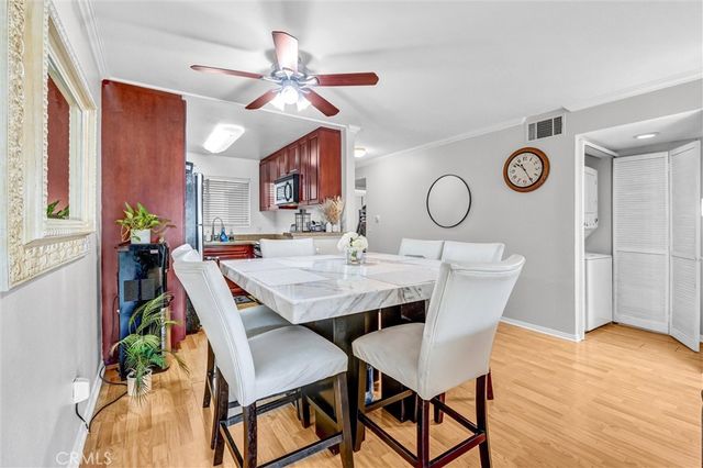 5500 Owensmouth Ave 122, Woodland Hills, CA 91367