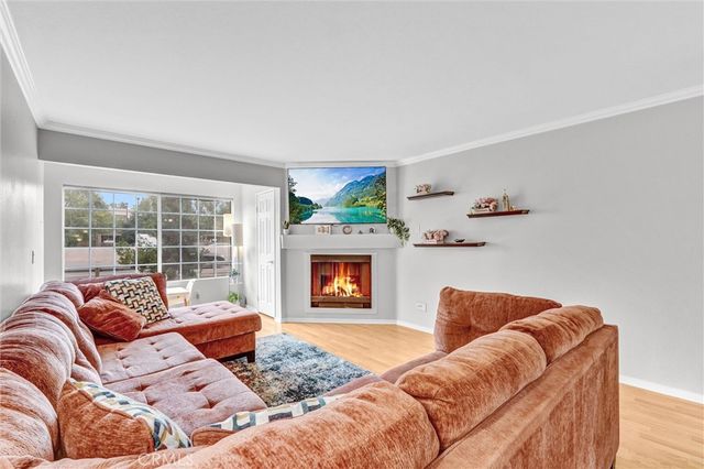 5500 Owensmouth Ave 122, Woodland Hills, CA 91367