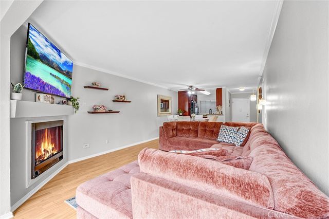 5500 Owensmouth Ave 122, Woodland Hills, CA 91367