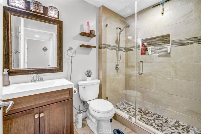5500 Owensmouth Ave 122, Woodland Hills, CA 91367