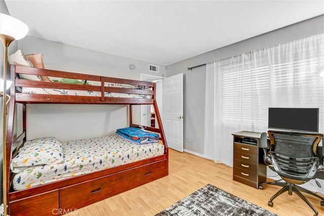 5500 Owensmouth Ave 122, Woodland Hills, CA 91367