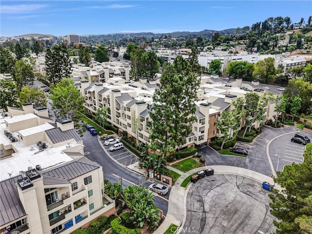 5500 Owensmouth Ave 122, Woodland Hills, CA 91367