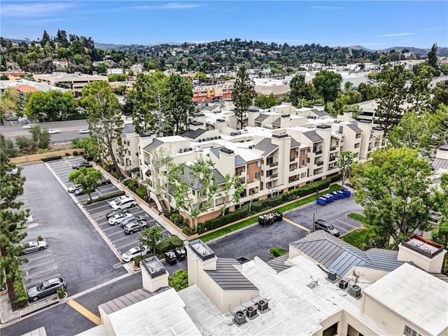 5500 Owensmouth Ave 122, Woodland Hills, CA 91367