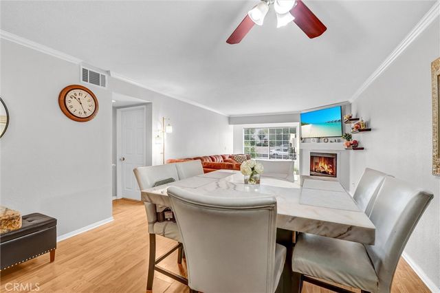 5500 Owensmouth Ave 122, Woodland Hills, CA 91367