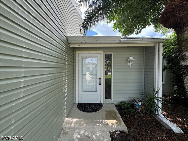 604 102nd AVE N, Naples, FL 34108