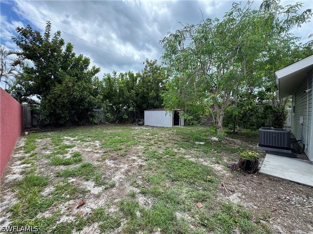 604 102nd AVE N, Naples, FL 34108