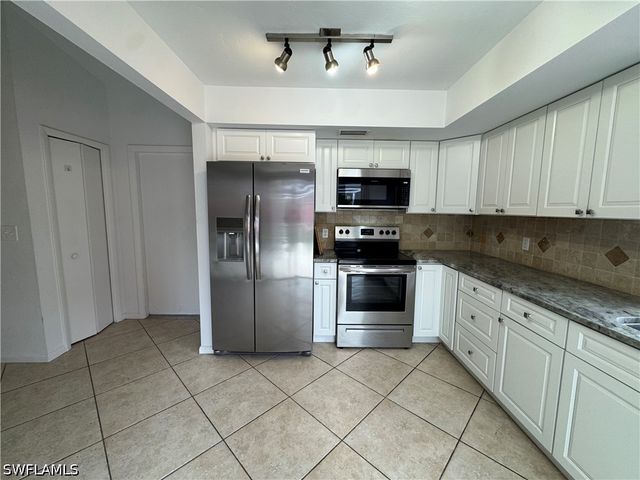 604 102nd AVE N, Naples, FL 34108