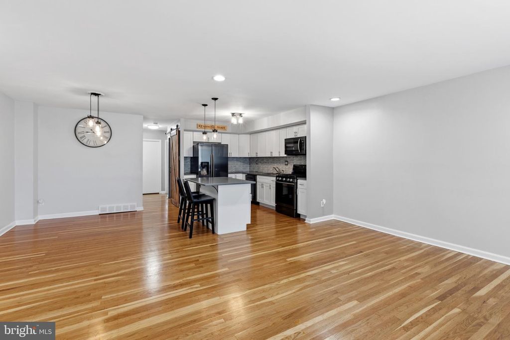 3383 S KESWICK RD, PHILADELPHIA, PA 19114 — photo 5