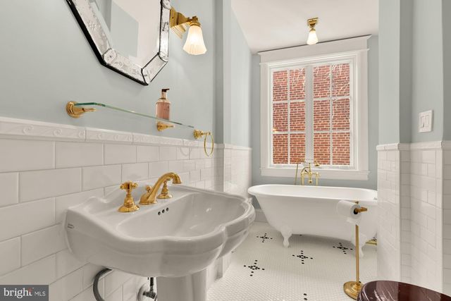 1137 FAIRMONT ST NW, Washington, DC 20009