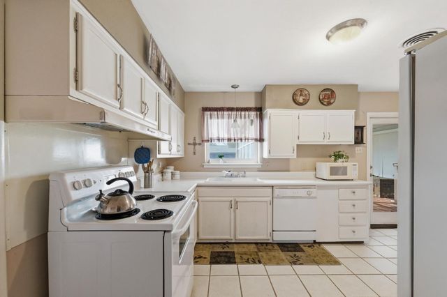 2116 Menefee Street, Arlington, TX 76010