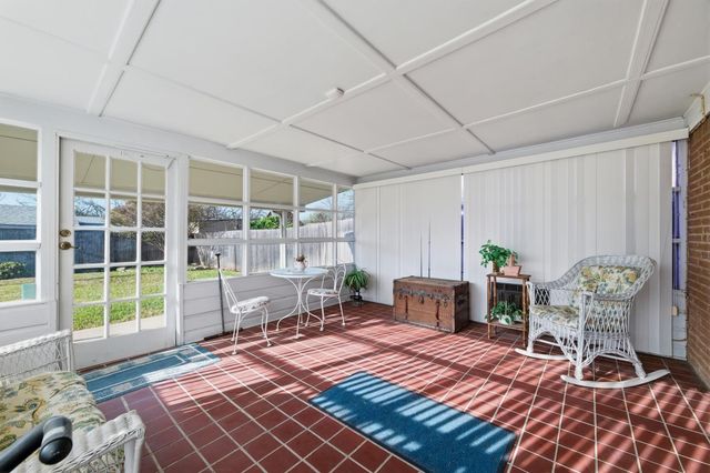 2116 Menefee Street, Arlington, TX 76010