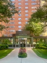 4980 N Marine Drive 135, Chicago, IL 60640