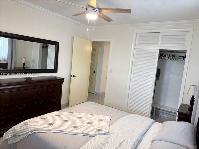 920 SW 11th Ave 11, Hallandale Beach, FL 33009