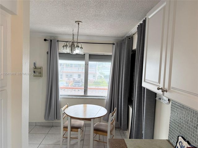 920 SW 11th Ave 11, Hallandale Beach, FL 33009