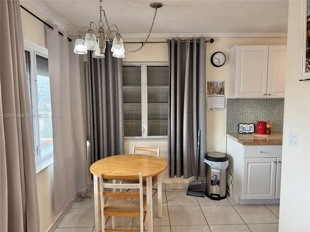 920 SW 11th Ave 11, Hallandale Beach, FL 33009