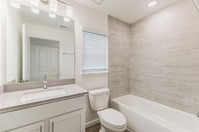 3717 VILLAGE AVENUE, North Port, FL 34291