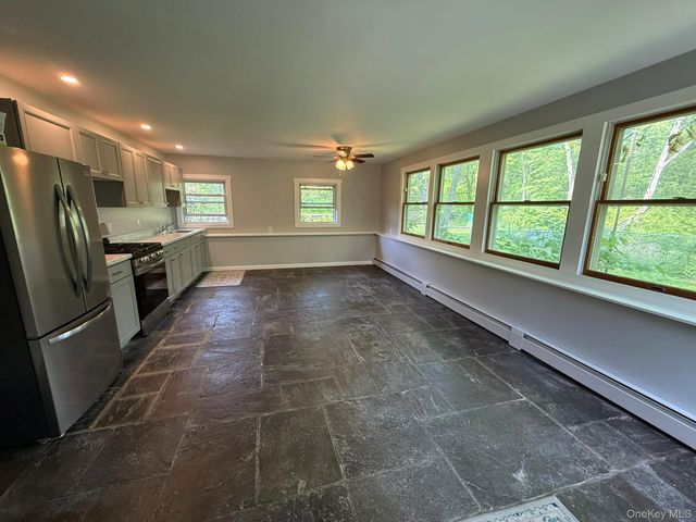 1661 Little Britain Road 3, Rock Tavern, NY 12575