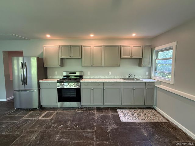 1661 Little Britain Road 3, Rock Tavern, NY 12575