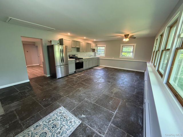 1661 Little Britain Road 3, Rock Tavern, NY 12575