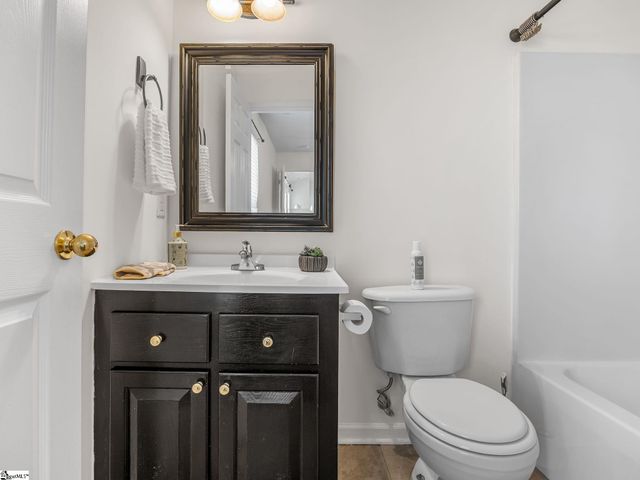 630 Kneewood Court, Boiling Springs, SC 29316